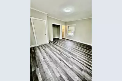 10033 Des Moines Memorial Drive S, Seattle, WA 98168 - Photo 6
