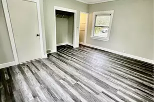 10033 Des Moines Memorial Dr S, Seattle, WA 98168 - Photo 6