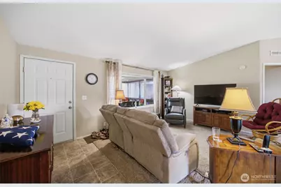 380 E Pole Road #6, Lynden, WA 98264 - Photo 6
