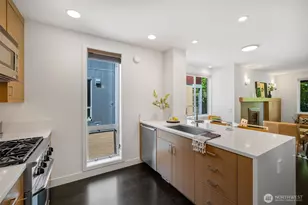 307 14th Ave E, Seattle, WA 98112 - Photo 10
