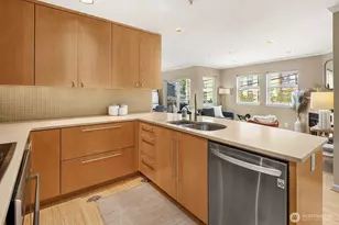 1417 Queen Anne Ave N, Seattle, WA 98109 - Photo 12