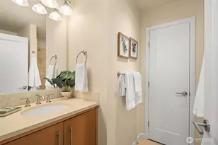 1417 Queen Anne Ave N, Seattle, WA 98109 - Photo 24