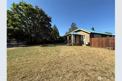 402 S Main Street, Omak, WA 98841 - Photo 28