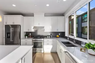 9608 NE 182nd Ct, Bothell, WA 98011 - Photo 12