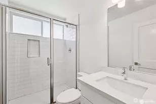 5257 Brooklyn Ave NE, Seattle, WA 98105 - Photo 28