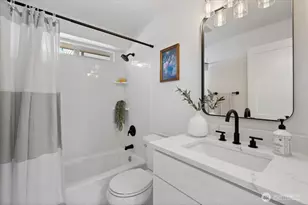 2701 NE 110th St, Seattle, WA 98125 - Photo 18