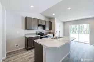 615 N Oak St, Tieton, WA 98947 - Photo 10