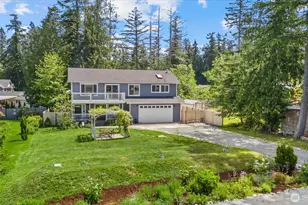 35 Edgewater Dr, Camano Island, WA 98282 - Photo 2