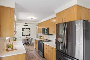 944 165th Ave SE, Bellevue, WA 98008 - Photo 10