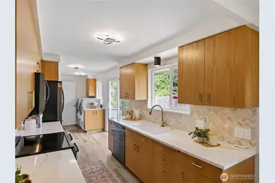 944 165th Avenue SE, Bellevue, WA 98008 - Photo 8