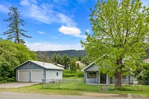 410 1st St, Easton, WA 98925 - Photo 40