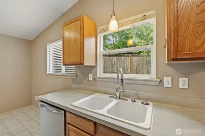 826 Park Cottage Place, Sedro Woolley, WA 98284 - Photo 10