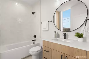 955 N 35th St, Seattle, WA 98103 - Photo 22