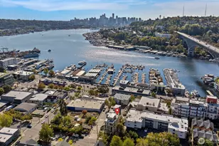 955 N 35th St, Seattle, WA 98103 - Photo 2
