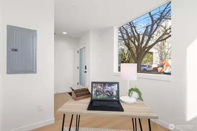 955 N 35th Street, Seattle, WA 98103 - Photo 30
