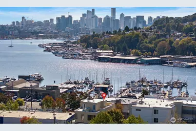 955 N 35th Street, Seattle, WA 98103 - Photo 1
