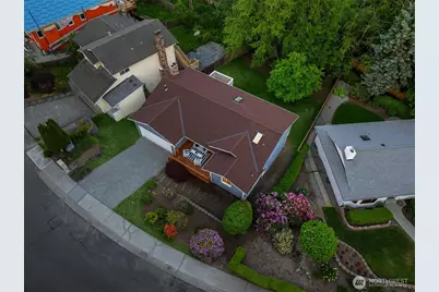14328 85th Place NE, Kirkland, WA 98034 - Photo 2