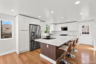 7915 S Lakeridge Dr, Seattle, WA 98178 - Photo 12