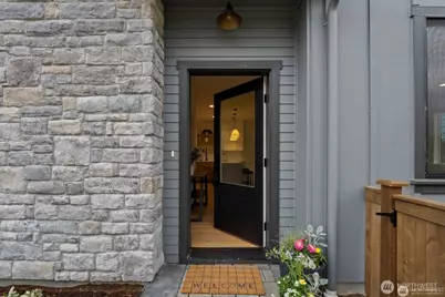 2723 NE 87th Street, Seattle, WA 98115 - Photo 4