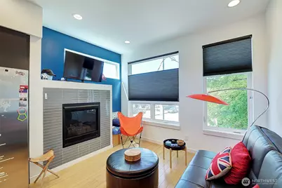 3444 California Avenue SW, Seattle, WA 98116 - Photo 2