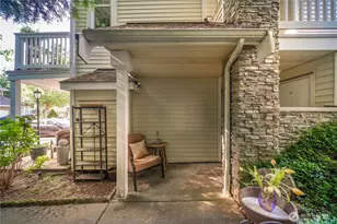 6825 SE Cougar Mountain Way, Bellevue, WA 98006 - Photo 4