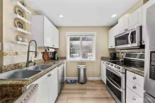 6825 SE Cougar Mountain Way, Bellevue, WA 98006 - Photo 14