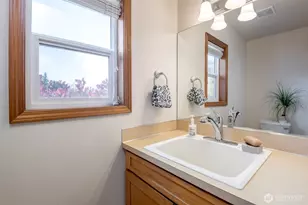 41 Leschi Dr, Steilacoom, WA 98388 - Photo 26