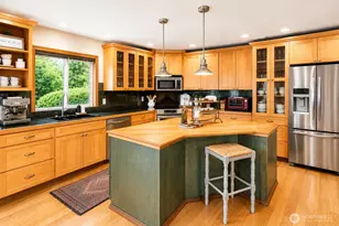 41 Leschi Dr, Steilacoom, WA 98388 - Photo 10