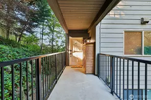 12543 NE 23rd Pl, Bellevue, WA 98005 - Photo 1