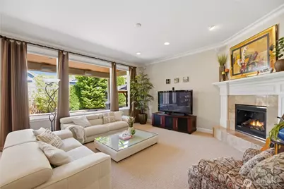 726 S 38th Court, Renton, WA 98055 - Photo 8