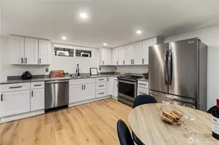 5520 Brooklyn Ave NE, Seattle, WA 98105 - Photo 16