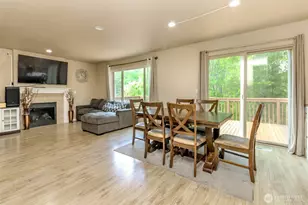 9506 10th St E, Tacoma, WA 98445 - Photo 8