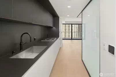 300 Virginia Street #1113, Seattle, WA 98121 - Photo 2