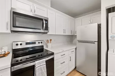 9210 Market Place #E102, Lake Stevens, WA 98258 - Photo 16