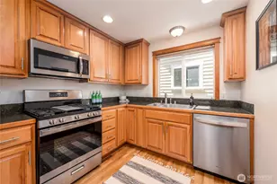 8517b Stone Ave N, Seattle, WA 98103 - Photo 6