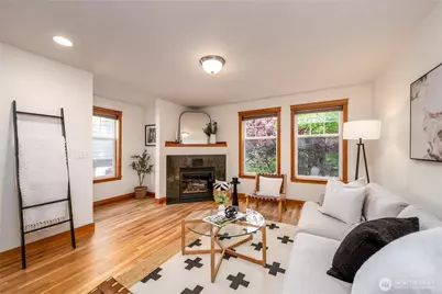 8517 B Stone Avenue N, Seattle, WA 98103 - Photo 8