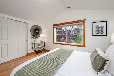 8517 B Stone Avenue N, Seattle, WA 98103 - Photo 14