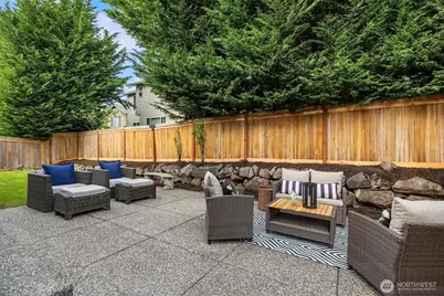 914 272nd Place SE, Sammamish, WA 98075 - Photo 28