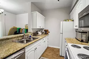 801 Rainier Ave N, Renton, WA 98057 - Photo 10