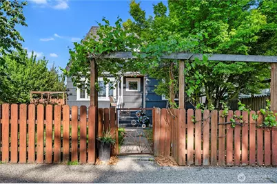5500 21st Avenue S, Seattle, WA 98108 - Photo 2