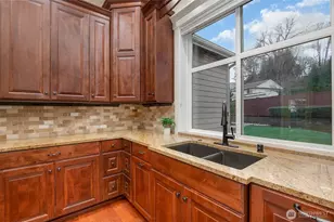 4332 129th Pl SE, Bellevue, WA 98009 - Photo 12
