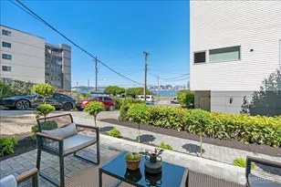 4011 SW Maryland Pl, Seattle, WA 98116 - Photo 4