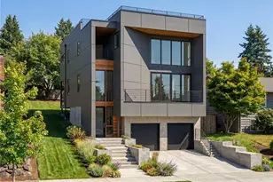 8022 Fauntleroy Wy SW, Seattle, WA 98136 - Photo 2