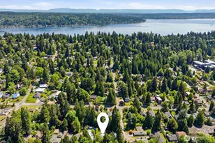 3544 NE 113th St, Seattle, WA 98125 - Photo 2