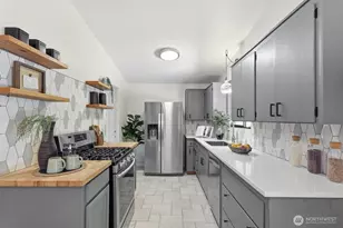 3544 NE 113th St, Seattle, WA 98125 - Photo 10