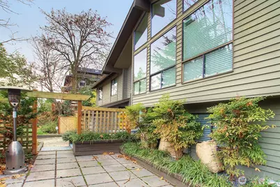 3314 E Pike Street, Seattle, WA 98122 - Photo 2