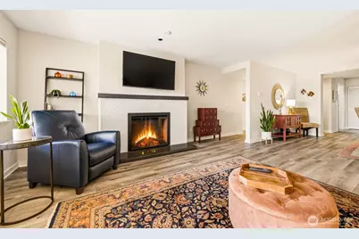 1902 Bridgeport Way W #105, University Place, WA 98466 - Photo 2