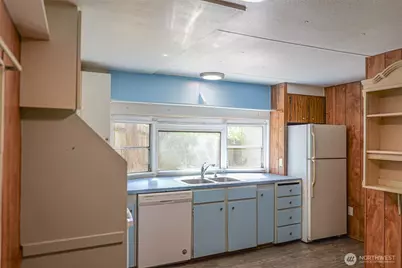 2106 Kent Avenue W, Bremerton, WA 98312 - Photo 10