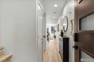 3953 1st Ave NE, Seattle, WA 98105 - Photo 4