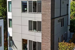 3953 1st Ave NE, Seattle, WA 98105 - Photo 2